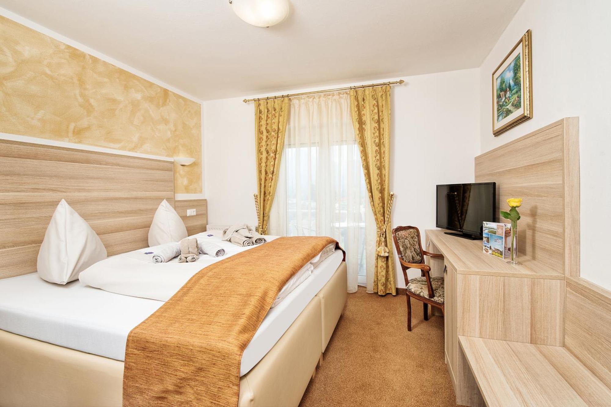 Hotel-Pension Melcher Дроболах ам Фаакерзее Екстериор снимка