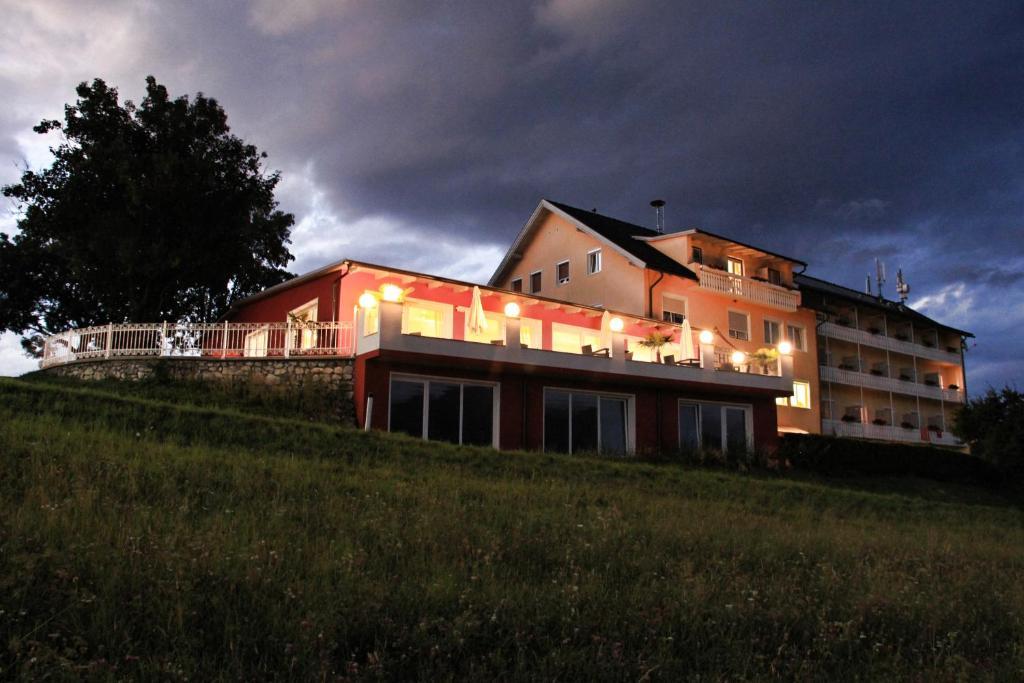 Hotel-Pension Melcher Дроболах ам Фаакерзее Екстериор снимка
